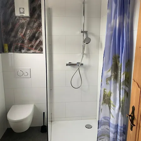 Mit 4 Schlafzimmer Oder 10 Schlafmoeglichkeiten Apartament